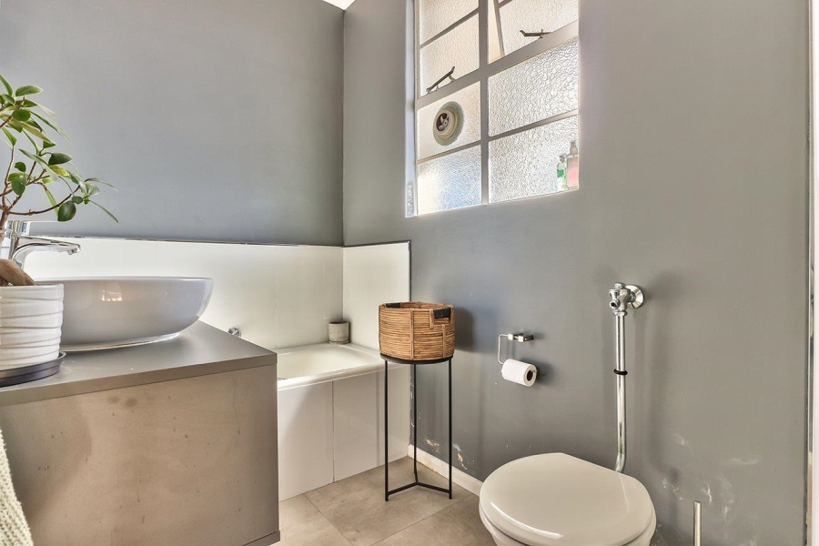 To Let 2 Bedroom Property for Rent in Zonnebloem Western Cape